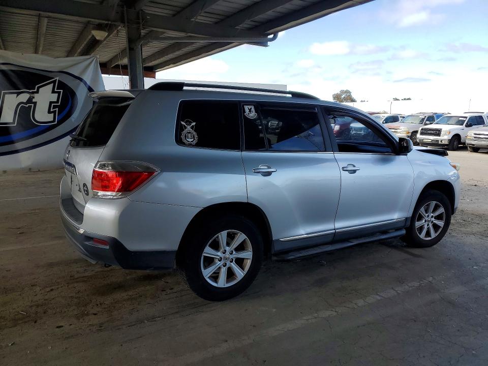 2013 Toyota Highlander VIN 5TDZK3EH6DS135729 COPART salvage auction — FRONT END, Ca - Salvage Certificate, sold $2,600 on 2026-07-09 (photo 3)