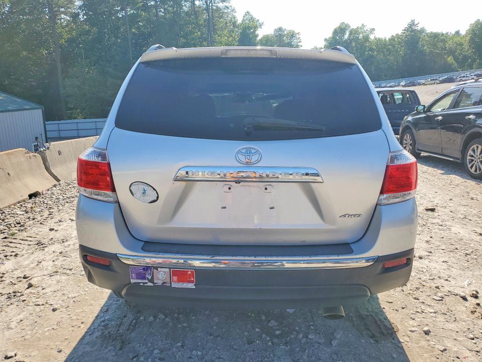 2011 Toyota Highlander VIN 5TDBK3EH3BS091834 COPART salvage auction — SIDE, MA - CERT OF TITLE-RECONSTRCTD COLL, sold $575 on 2026-07-22 (photo 6)