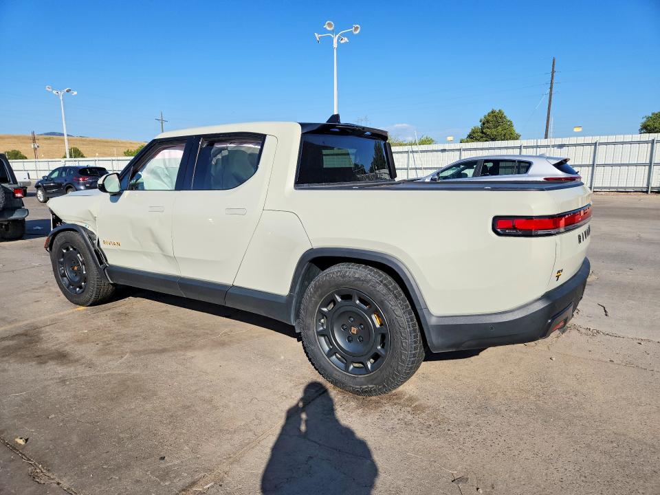 2025 Rivian R1t VIN 7FCTGCAA1SN041349 COPART salvage auction — SIDE, Co - Salvage Title, sold $36,500 on 2026-09-04 (photo 2)