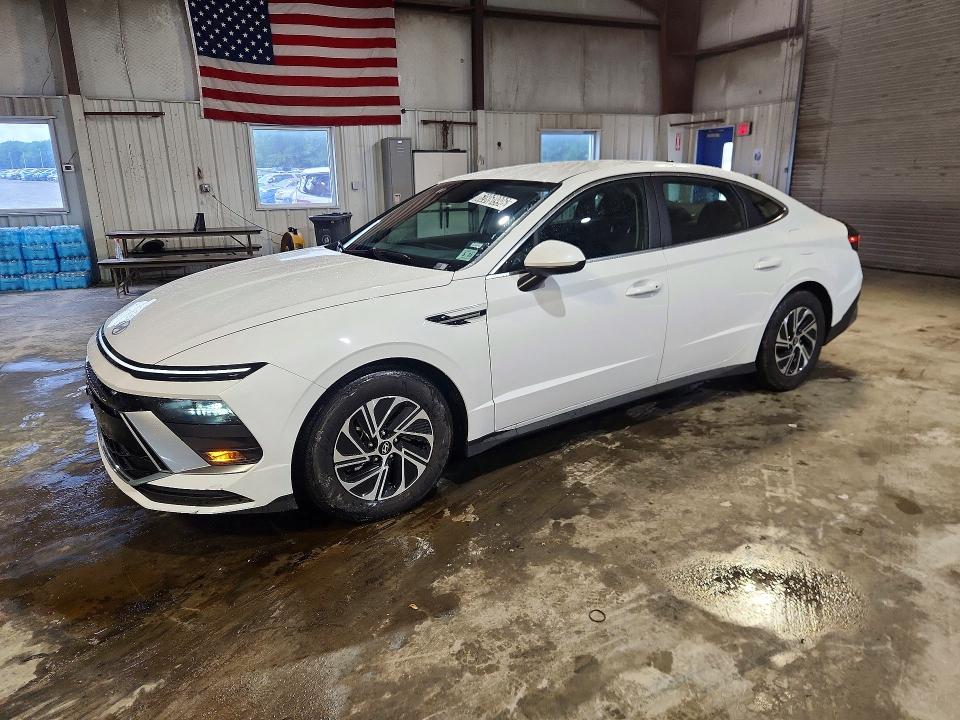 2026 Hyundai Sonata hybrid VIN KMHL24JJ9TA166940 — COPART salvage auction photo