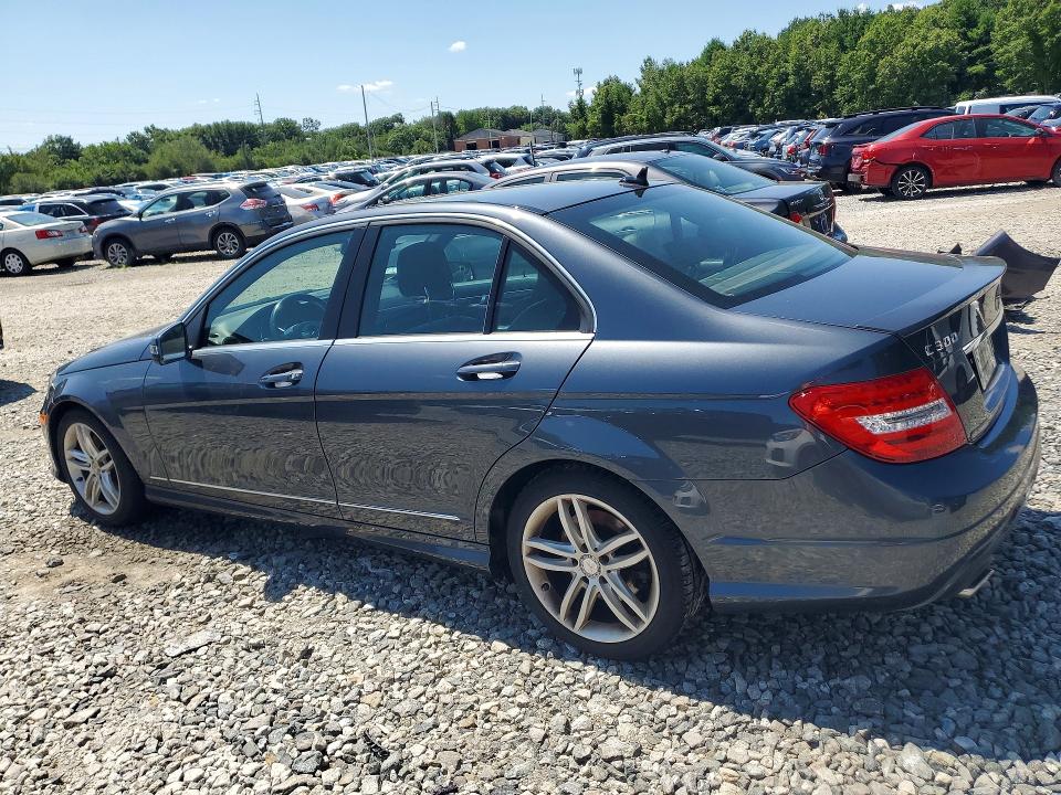2014 Mercedes-benz VIN WDDGF8AB6EA955811 COPART salvage auction — MINOR DENT/SCRATCHES, Ma - Cert Of Title-Reconstrctd Coll, sold $125 on 2026-07-30 (photo 2)