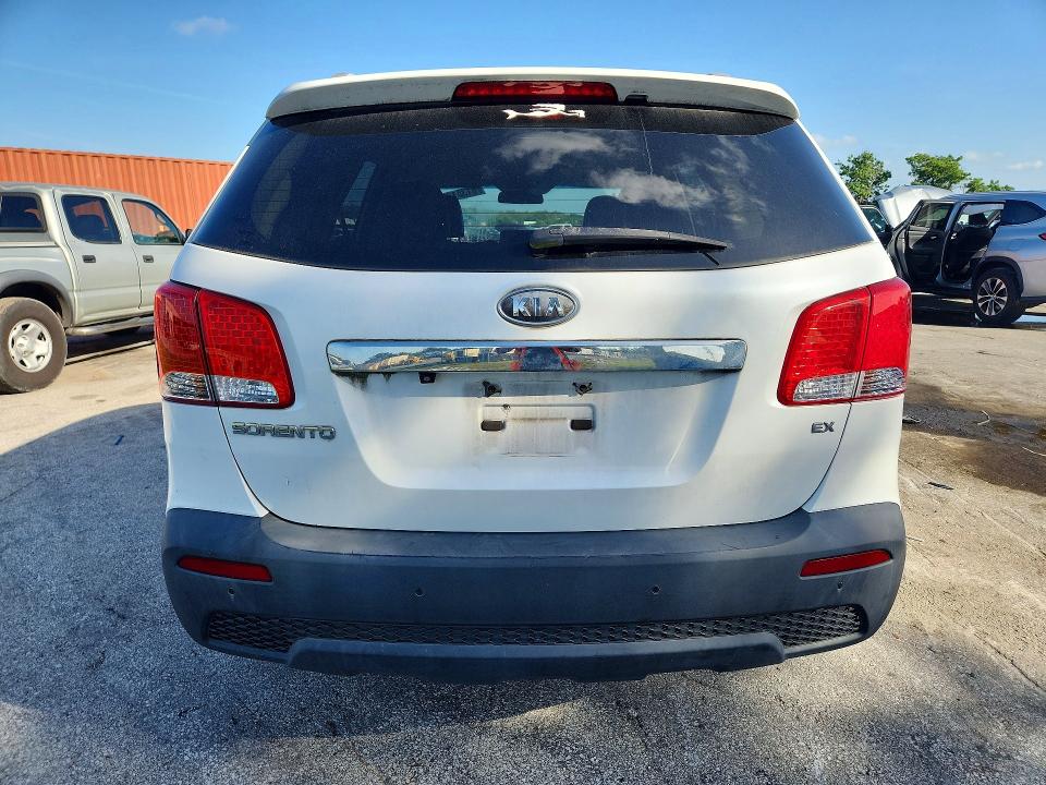 2011 Kia Sorento VIN 5XYKU4A19BG038576 COPART salvage auction — FRONT END, FL - CERT OF TITLE SLVG REBUILDABLE, sold $575 on 2026-07-28 (photo 6)