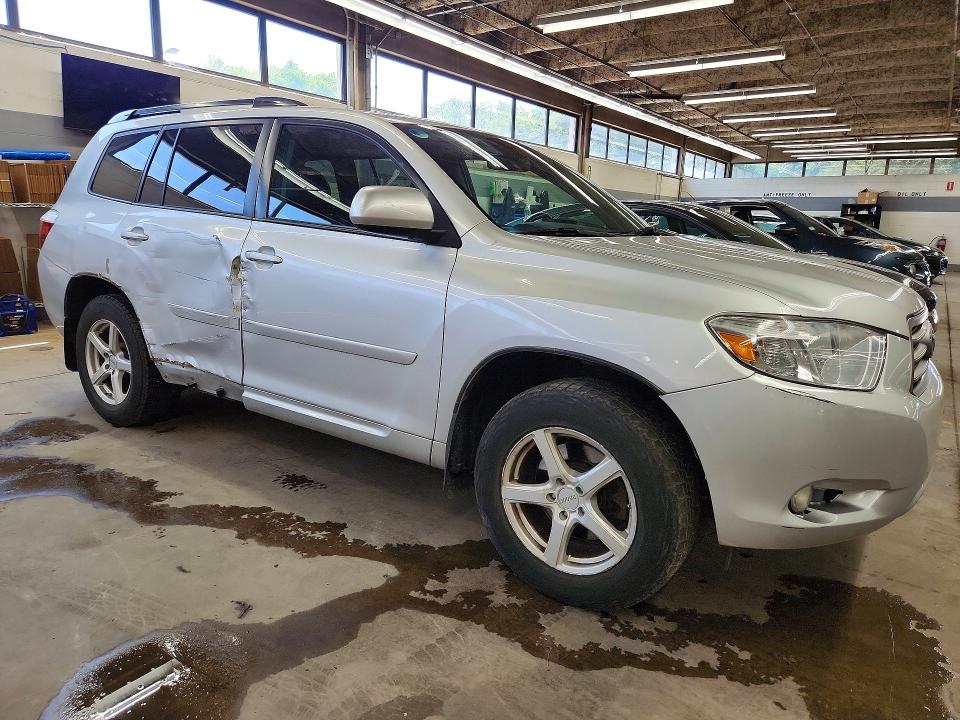 2010 Toyota Highlander VIN 5TDJK3EH6AS016376 COPART salvage auction — SIDE, Il - Certificate Of Title, sold $4,450 on 2026-07-20 (photo 4)