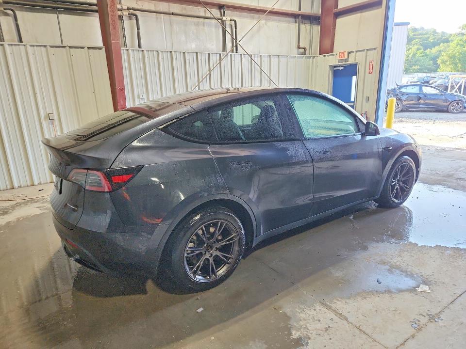 2025 Tesla Model y VIN 7SAYGDEE9SF318510 COPART salvage auction — SIDE, Pa - Cert Of Title, sold $16,800 on 2026-07-30 (photo 3)