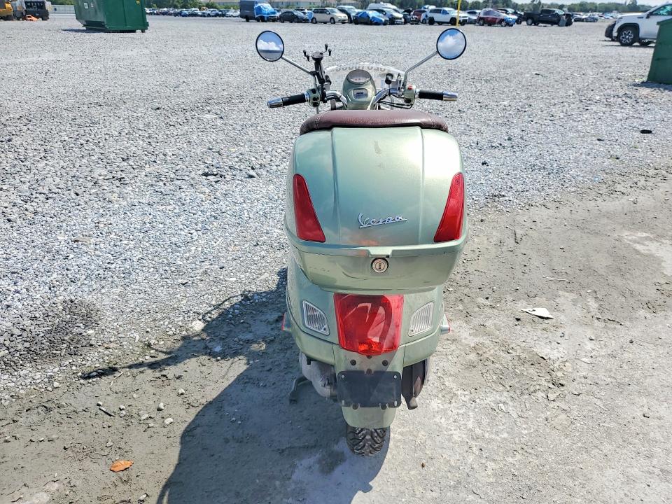 2007 Vespa 250cc VIN ZAPM459L575501185 COPART salvage auction — MINOR DENT/SCRATCHES, Va - Certificate Of Title, sold $475 on 2026-07-31 (photo 4)
