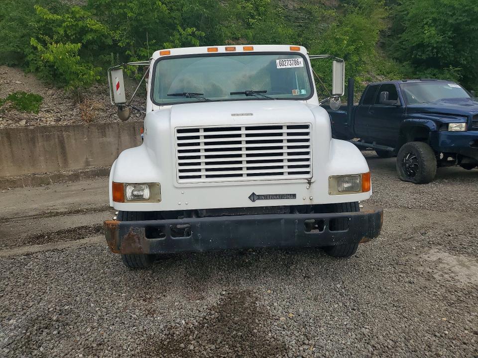 1999 International VIN 1HTSLABL8XH584515 COPART salvage auction — MINOR DENT/SCRATCHES, PA - CERT OF TITLE (P), sold $9,600 on 2026-08-31 (photo 5)