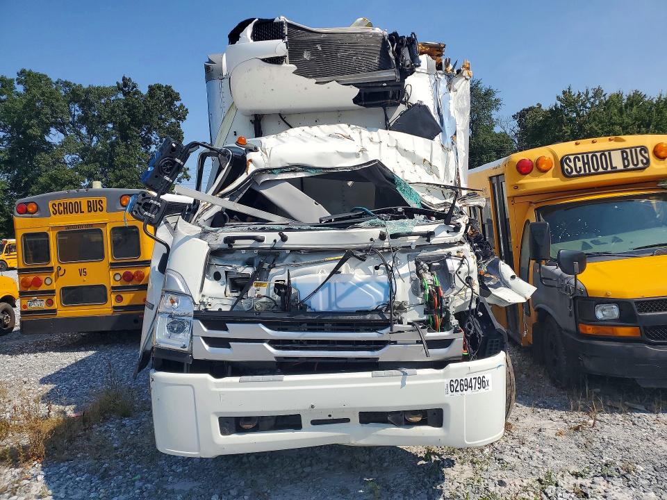 2023 Isuzu VIN 54DK6S1F4PSA51570 COPART salvage auction — ROLLOVER, Pa - Certificate Of Salvage, sold $3,700 on 2026-09-08 (photo 5)