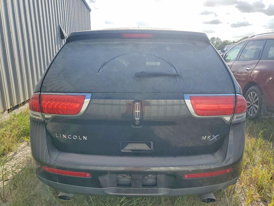 2013 Lincoln Mkx VIN 2LMDJ6JK9DBL30242 COPART salvage auction — VANDALISM, Tx - Salvage Vehicle Title, sold $150 on 2026-07-24 (photo 6)