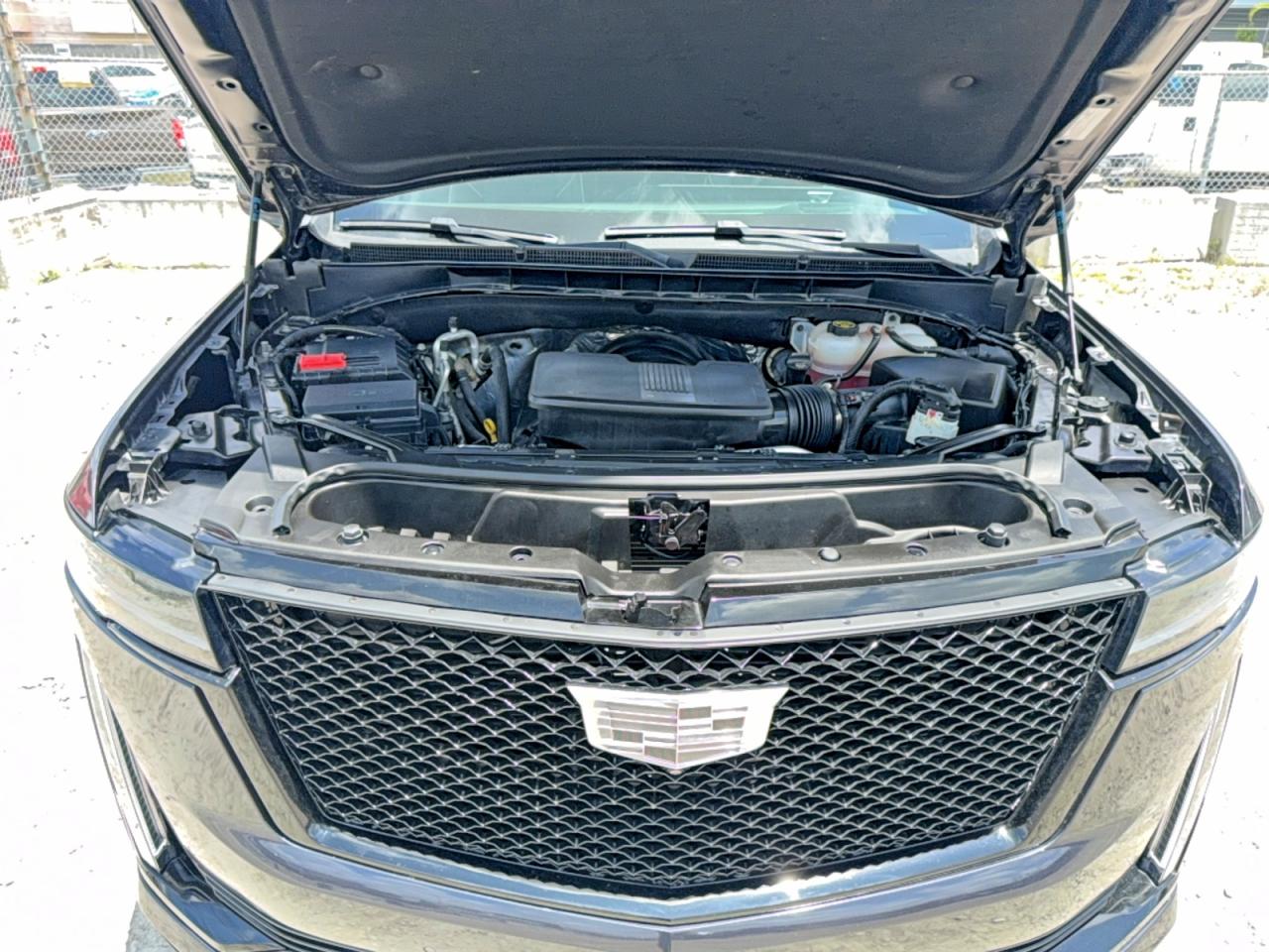 2023 Cadillac Escalade ESV VIN 1GYS3PKL2PR563390 COPART salvage auction — Normal Wear, FL - CERT OF TITLE SLVG REBUILDABLE (P), sold $46,250 on 2026-08-07 (photo 7)