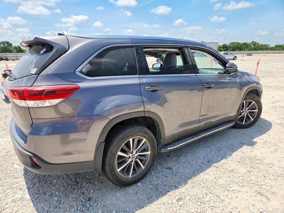 2018 Toyota VIN 5TDKZRFHXJS549736 COPART salvage auction — FRONT END, Tx - Certificate Of Title (P), sold $9,600 on 2026-07-30 (photo 3)