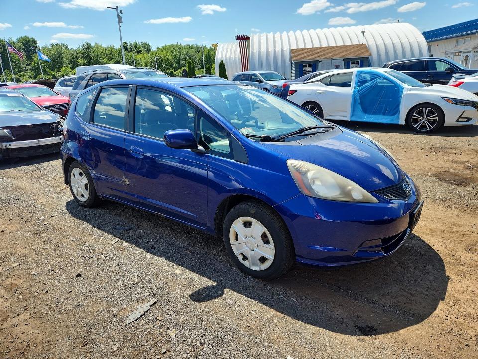 2012 Honda Fit VIN JHMGE8H38CC019975 COPART salvage auction — SIDE, MA - CERT OF TITLE-SALVAGE, sold $650 on 2026-07-23 (photo 4)
