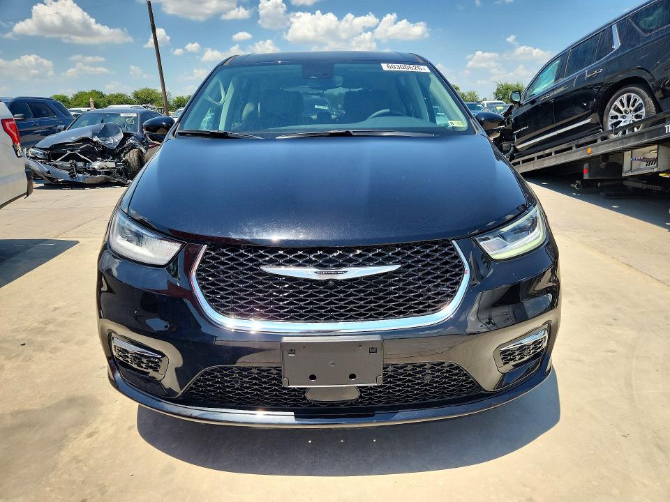 2024 Chrysler Pacifica VIN 2C4RC1BG5RR165186 COPART salvage auction — NORMAL WEAR, Tx - Certificate Of Title (P), sold $21,900 on 2026-07-23 (photo 5)