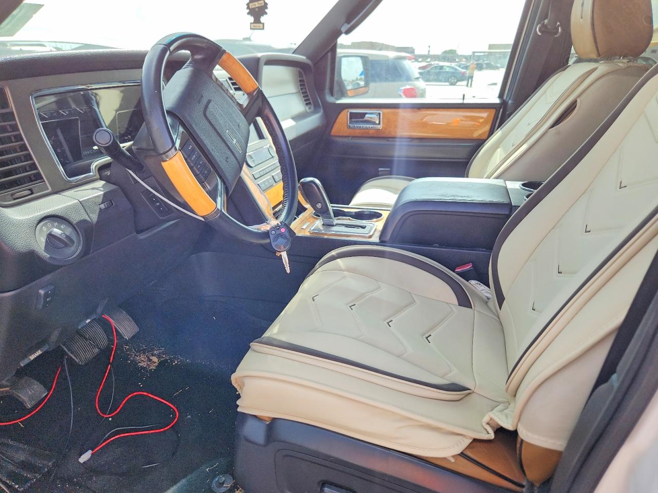 2011 Lincoln Navigator VIN 5LMJJ2H55BEJ01384 COPART salvage auction — Side, TX - CERTIFICATE OF TITLE, sold $650 on 2026-09-03 (photo 7)