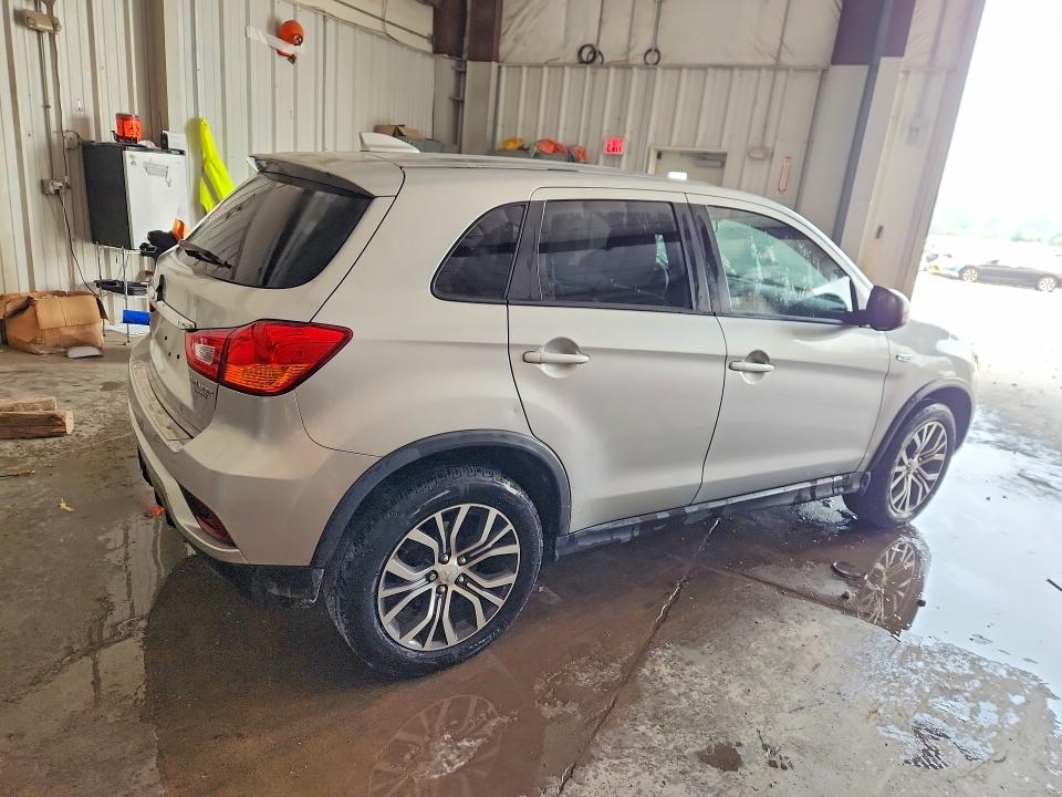 2018 Mitsubishi Outlander VIN JA4AP3AU9JZ013520 COPART salvage auction — SIDE, Salvage Title, sold $2,050 on 2026-08-03 (photo 3)
