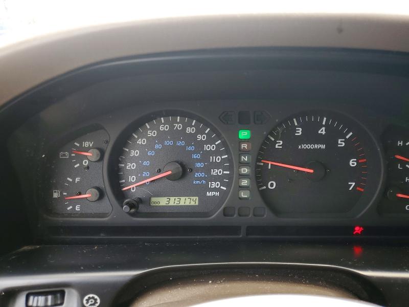2000 Toyota Land cruiser VIN JT3HT05J2Y0096774 COPART salvage auction — MINOR DENT/SCRATCHES, Co - Dis/Dlr/Exp Only Clean Title, sold $275 on 2026-07-28 (photo 9)