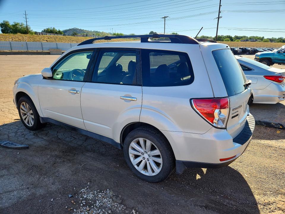 2011 Subaru Forester VIN JF2SHADC4BH708835 COPART salvage auction — MINOR DENT/SCRATCHES, CO - DIS/DLR/EXP ONLY CLEAN TITLE, sold $450 on 2026-07-15 (photo 2)