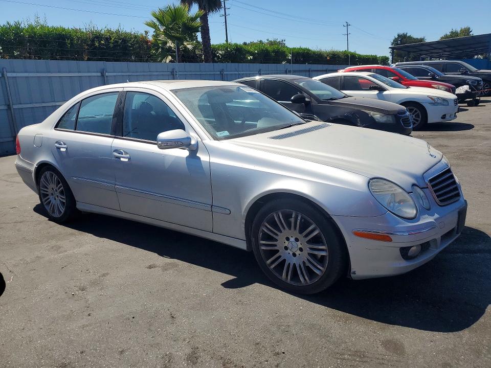 2007 Mercedes-benz E-class VIN WDBUF56X97A986827 COPART salvage auction — MECHANICAL, CA - DIS/DLR/EXP ONLY CLEAN TITLE, sold $650 on 2026-07-28 (photo 4)
