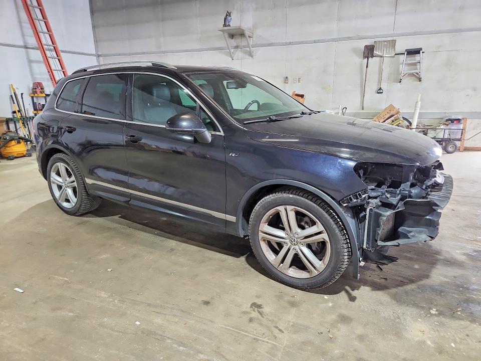 2014 Volkswagen Touareg VIN WVGDP9BP2ED005031 COPART salvage auction — FRONT END, Salvage Title, sold $825 on 2026-08-07 (photo 4)