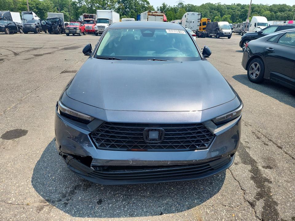 2025 Honda Accord VIN 1HGCY1F40SA084521 COPART salvage auction — SIDE, FL - CERT OF TITLE SLVG REBUILDABLE, sold $7,300 on 2026-08-03 (photo 5)