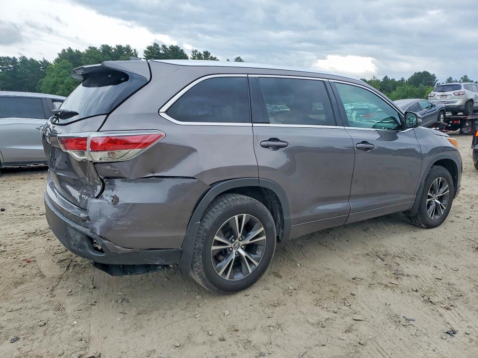2016 Toyota Highlander VIN 5TDJKRFH3GS326186 COPART salvage auction — REAR END, MA - CERT OF TITLE-RECONSTRCTD COLL, sold $7,400 on 2026-07-16 (photo 3)