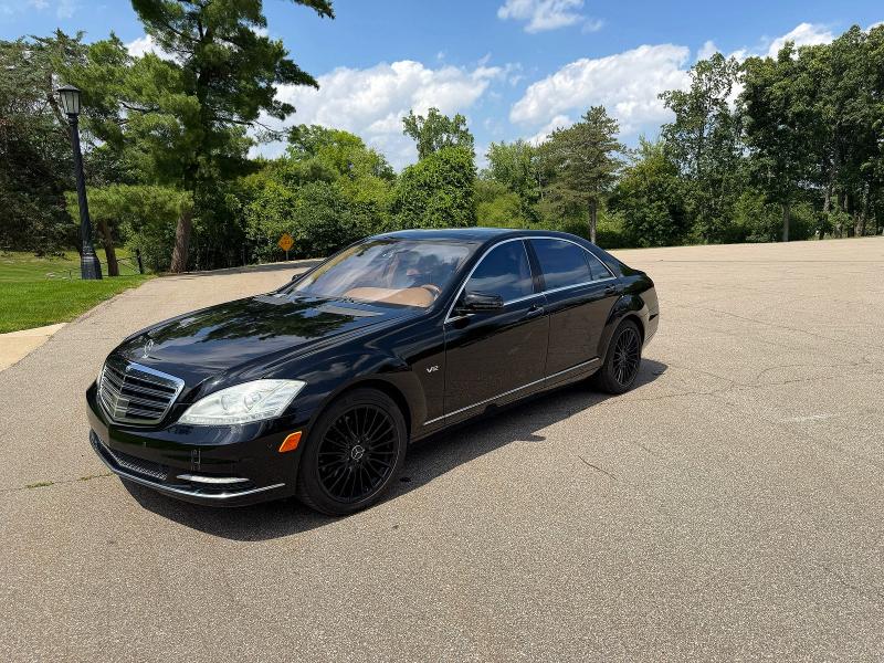 2010 Mercedes-benz S-klasse VIN WDDNG7GB2AA353780 COPART salvage auction — MINOR DENT/SCRATCHES, Fl - Dealer Only Clean Title (P), sold $1,350 on 2026-08-12 (photo 2)