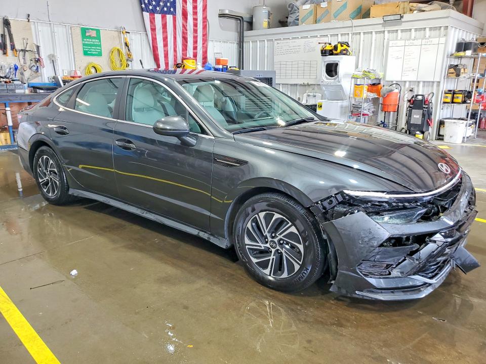 2026 Hyundai Sonata hybrid VIN KMHL24JJ5TA145681 COPART salvage auction — FRONT END, Co - Certificate Of Title (P), sold $7,000 on 2026-07-20 (photo 4)