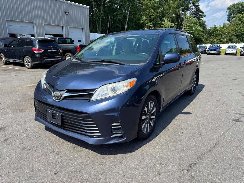 2018 Toyota Sienna VIN 5TDJZ3DC1JS189479 COPART salvage auction — MINOR DENT/SCRATCHES, Wv - Certificate Of Title, sold $7,900 on 2026-07-28 (photo 1)