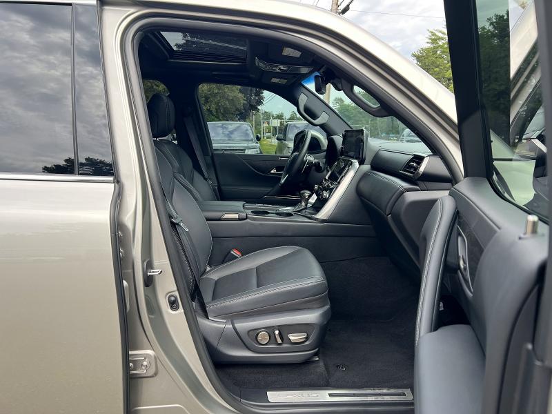 2023 Lexus Lx VIN JTJAB7CX1P4024534 COPART salvage auction — MINOR DENT/SCRATCHES, Tx - Certificate Of Title (P), sold $81,000 on 2026-07-24 (photo 5)