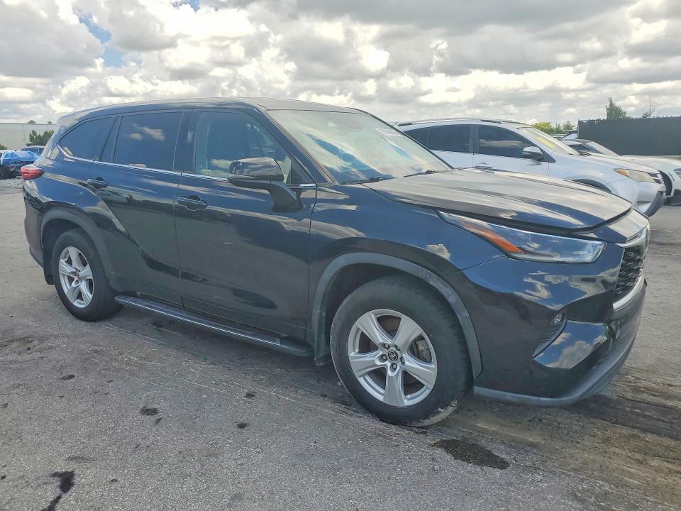 2021 Toyota VIN 5TDBZRBHXMS135141 COPART salvage auction — MINOR DENT/SCRATCHES, Fl - Certificate Of Title (P), sold $9,300 on 2026-07-30 (photo 4)