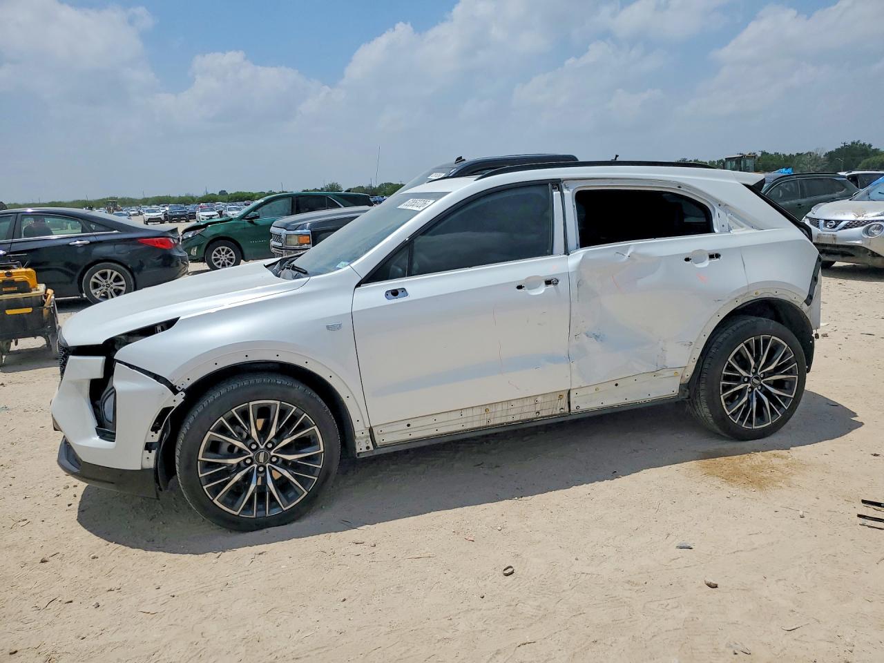 2024 Cadillac XT4 VIN 1GYFZER40RF100803 — COPART salvage auction photo