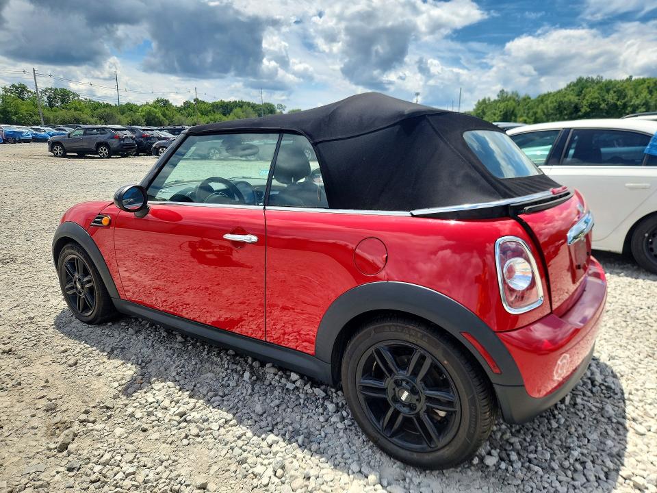 2015 Mini Cooper VIN WMWZN3C53FT861646 COPART salvage auction — ROOF, MA - CERTIFICATE OF TITLE, sold $1,700 on 2026-07-23 (photo 2)