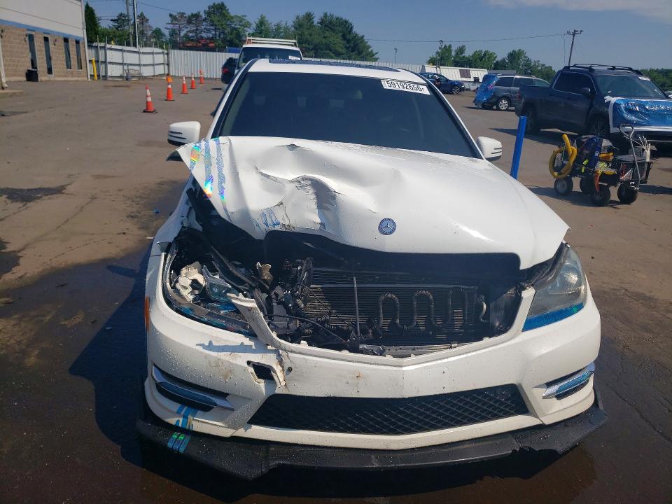 2013 Mercedes-benz C-klasse VIN WDDGF8AB5DR258758 COPART salvage auction — FRONT END, Salvage Title, sold $675 on 2026-07-28 (photo 5)