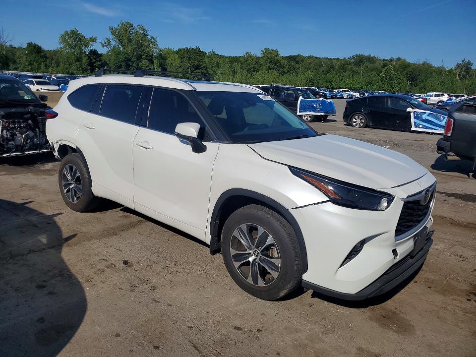 2022 Toyota Highlander VIN 5TDHZRBH2NS224410 COPART salvage auction — REAR END, Ny - Mv-907A Salvage Certificate, sold $14,200 on 2026-07-28 (photo 4)