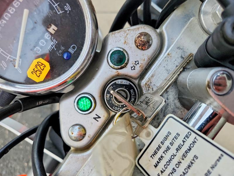 2001 Suzuki Gz250 VIN JS1NJ48A912101710 COPART salvage auction — MINOR DENT/SCRATCHES, MA - CERTIFICATE OF TITLE (P), sold $1,550 on 2026-07-23 (photo 8)