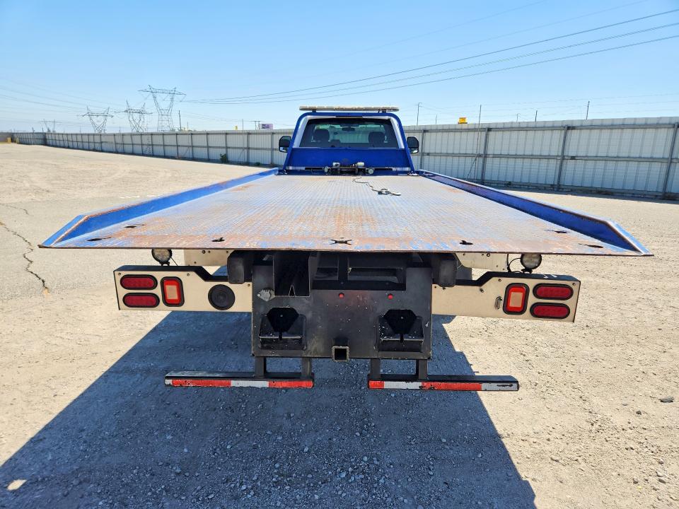 2017 Ford F-550 super duty VIN 1FDUF5GT6HEC49264 COPART salvage auction — MINOR DENT/SCRATCHES, CA - DIS/DLR/EXP ONLY CLEAN TITLE (P), sold $26,000 on 2026-07-23 (photo 6)