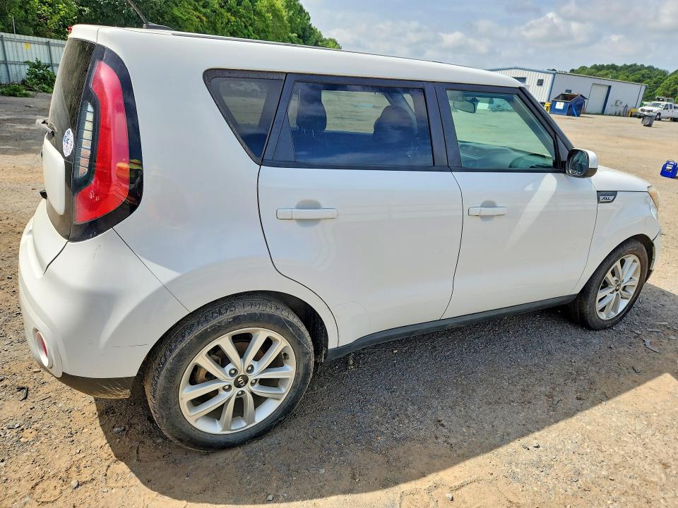 2018 Kia Soul VIN KNDJP3A58J7904120 COPART salvage auction — MINOR DENT/SCRATCHES, La - Certificate Of Title, sold $350 on 2026-07-30 (photo 3)