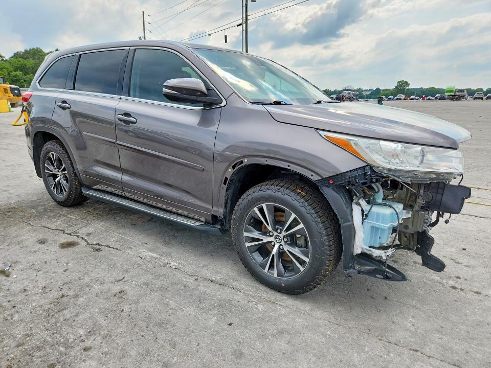2018 Toyota Highlander VIN 5TDBZRFH5JS812280 COPART salvage auction — FRONT END, Tx - Salvage Vehicle Title, sold $6,400 on 2026-07-27 (photo 4)