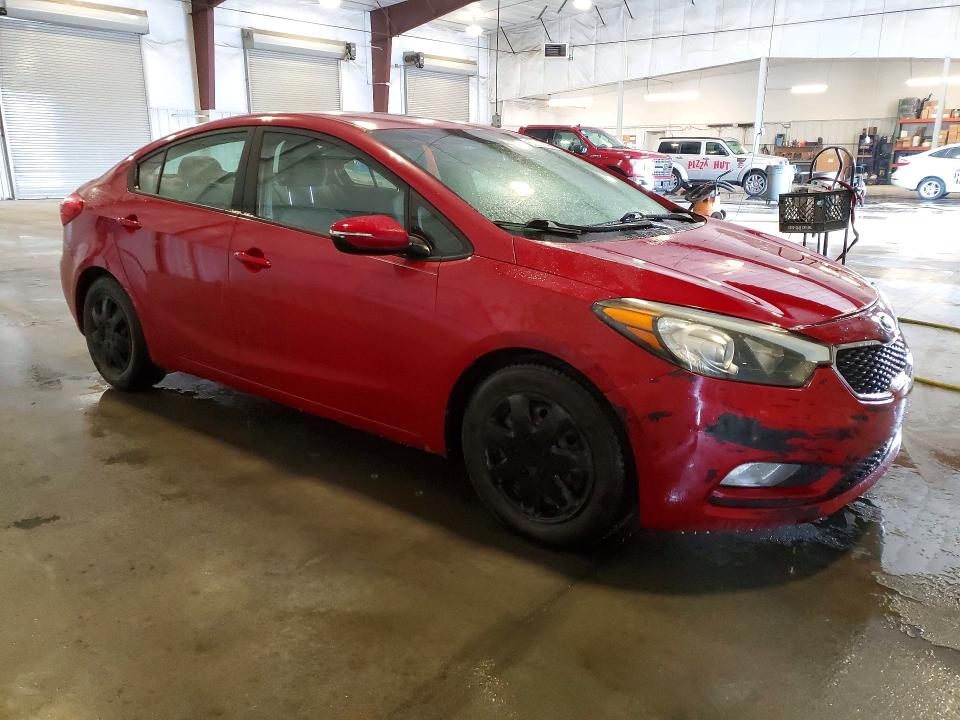 2015 Kia Forte VIN KNAFX4A61F5326365 COPART salvage auction — MINOR DENT/SCRATCHES, Fl - Certificate Of Title, sold $725 on 2026-07-27 (photo 4)