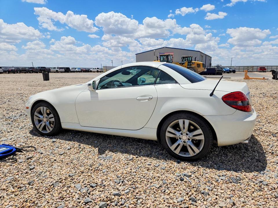 2009 Mercedes-benz Slk-class VIN WDBWK58F49F190808 COPART salvage auction — SIDE, TX - SALVAGE VEHICLE TITLE, sold $2,800 on 2026-08-18 (photo 2)