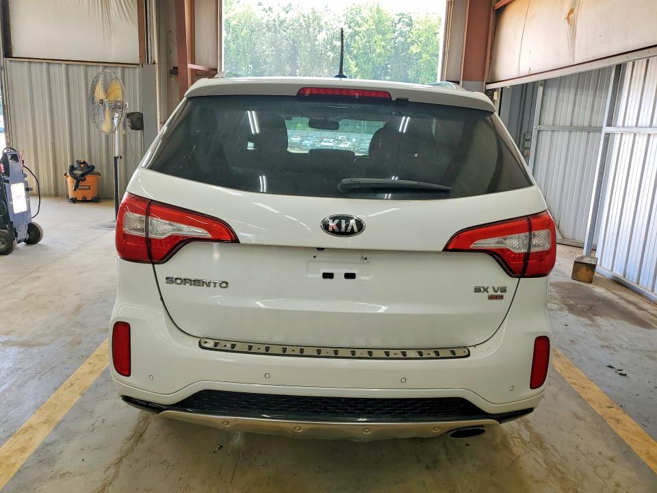 2015 Kia Sorento VIN 5XYKW4A76FG559601 COPART salvage auction — NORMAL WEAR, NC - DEALER ONLY CLEAN TITLE, sold $1,850 on 2026-07-22 (photo 6)