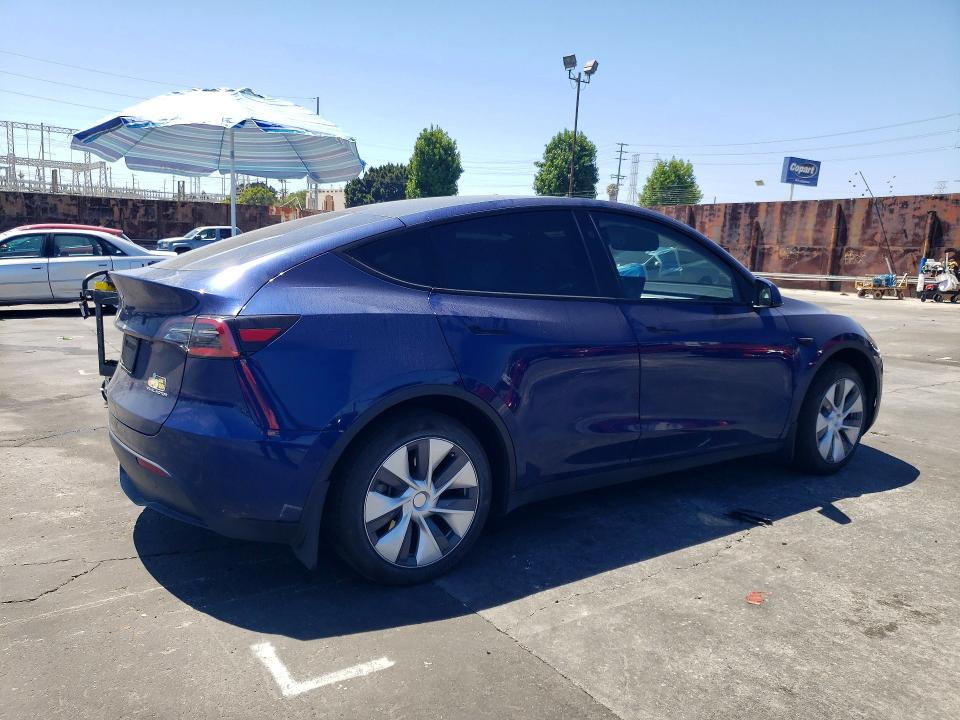 2023 Tesla Model y VIN 7SAYGDEE1PF854911 COPART salvage auction — UNDERCARRIAGE, Ca - Salvage Certificate, sold $9,800 on 2026-07-22 (photo 3)