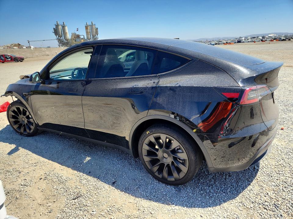 2025 Tesla Model y VIN 7SAYGAEEXSF271552 COPART salvage auction — FRONT END, CA - SALVAGE CERTIFICATE, sold $12,800 on 2026-08-28 (photo 2)