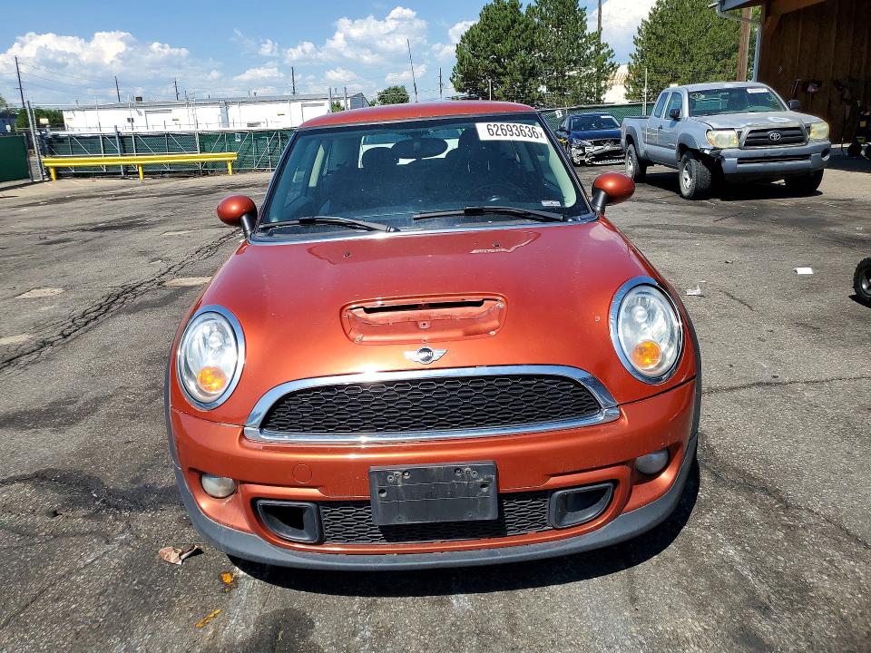 2013 Mini Hard top VIN WMWSV3C59DT389371 COPART salvage auction — MINOR DENT/SCRATCHES, Co - Dis/Dlr/Exp Only Clean Title, sold $1,250 on 2026-07-30 (photo 5)