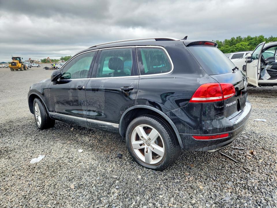 2011 Volkswagen Touareg VIN WVGFF9BP4BD005930 COPART salvage auction — WATER/FLOOD, NJ - CERT OF TITLE-SALVAGE FLOOD, sold $375 on 2026-08-11 (photo 2)