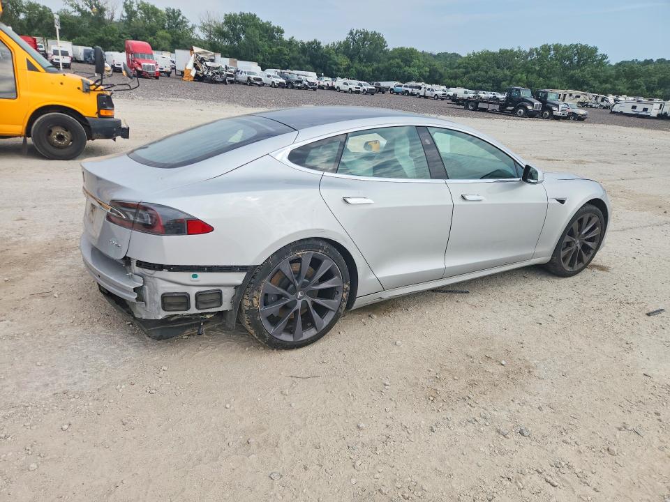 2018 Tesla Model s VIN 5YJSA1E25JF268342 COPART salvage auction — REAR END, KS - DEALER ONLY CLEAN TITLE, sold $4,750 on 2026-07-28 (photo 3)