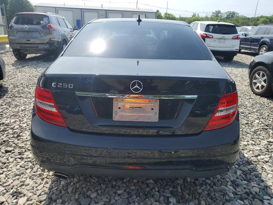 2013 Mercedes-benz C-klasse VIN WDDGF4HB3DR279641 COPART salvage auction — WATER/FLOOD, Ma - Cert Of Title-Reconstrctd Fld, sold $1,000 on 2026-07-23 (photo 6)
