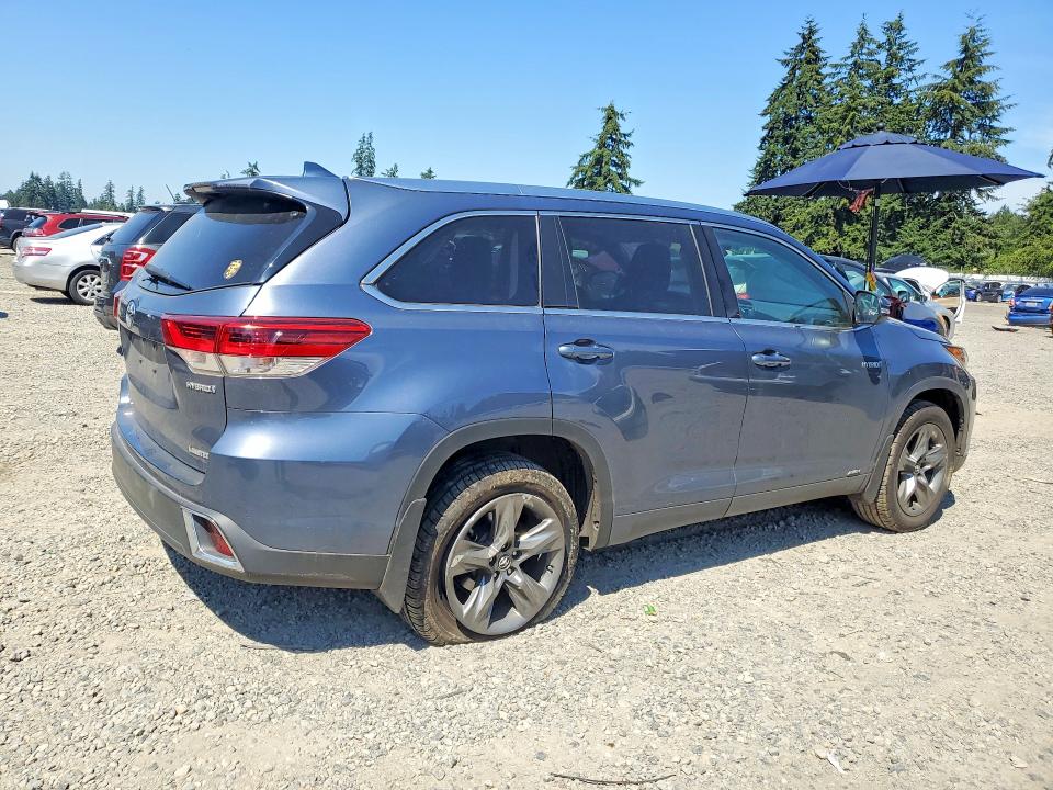 2018 Toyota VIN 5TDDGRFH0JS050944 COPART salvage auction — SIDE, Salvage Title, sold $9,300 on 2026-07-17 (photo 3)