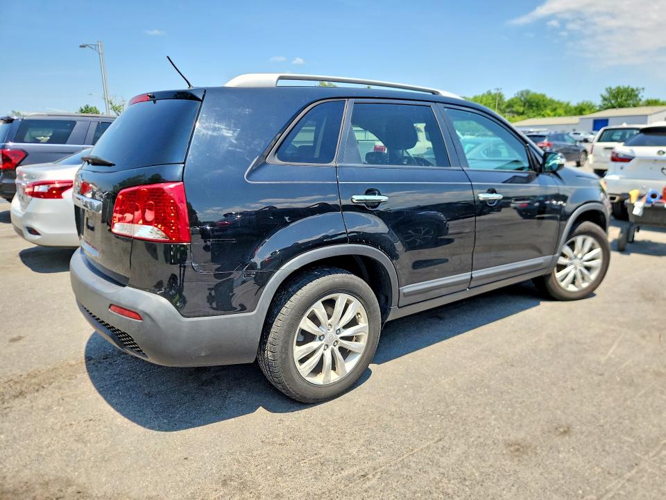 2011 Kia Sorento VIN 5XYKT4A29BG174783 COPART salvage auction — MINOR DENT/SCRATCHES, Nj - Certificate Of Title, sold $1,050 on 2026-07-30 (photo 3)