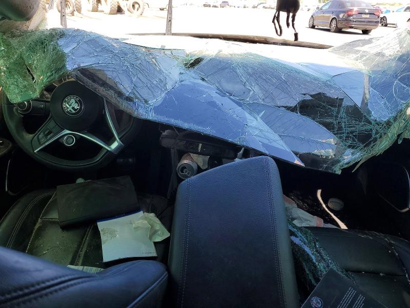 2019 Alfa romeo Giulia VIN ZARFAMAN5K7620156 COPART salvage auction — ROLLOVER, Ca - Salvage Certificate, sold $600 on 2026-09-04 (photo 8)