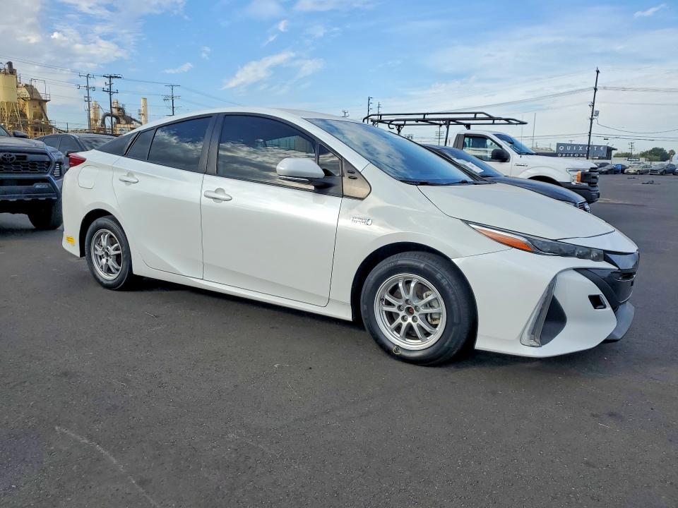 2022 Toyota Prius VIN JTDKAMFP6N3212148 COPART salvage auction — PARTIAL REPAIR, Ca - Cert Of Title-Salvaged (P), sold $8,400 on 2026-07-29 (photo 4)